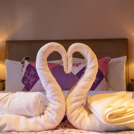 The Hare And Hounds Bed and Breakfast Fulbeck Eksteriør billede